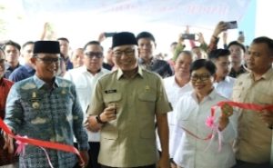 Bupati Lampung Tengah & Gubernur Lampung Menghadiri Acara Peluncuran Dapur Makan Bergizi Gratis Yang Diinisiasi Oleh Yayasan Sai Bumi Berjaya