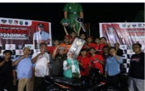 Bupati Ardito Wijaya Resmi Tutup Piala Bupati Lampung Tengah Samosir Dragbike Championship 2025